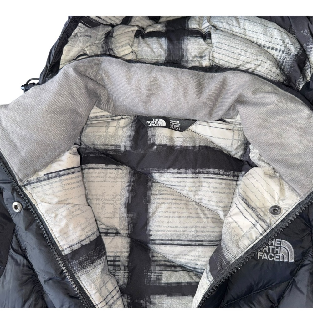 See Clip 🤩 The North Face 700 Down Fill Black  Long Winter Puffer Jacket XS - Picture 13 of 17